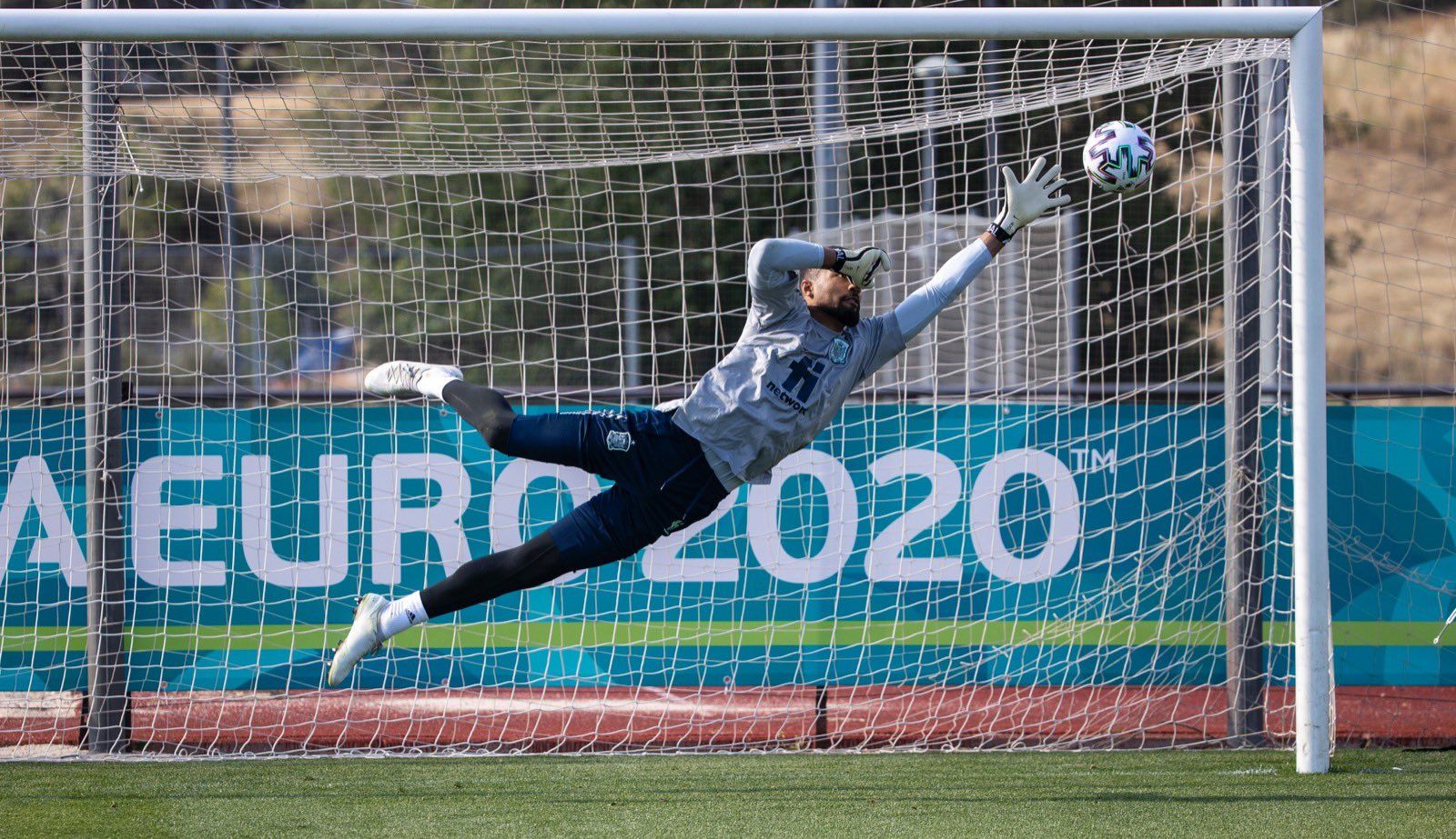  Robert Sánchez, en un entrenamiento de la selección española.