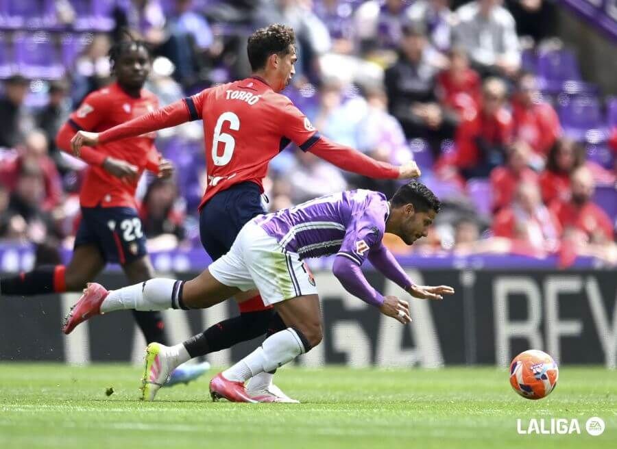  Henrique Silva cae ante Lucas Torró.
