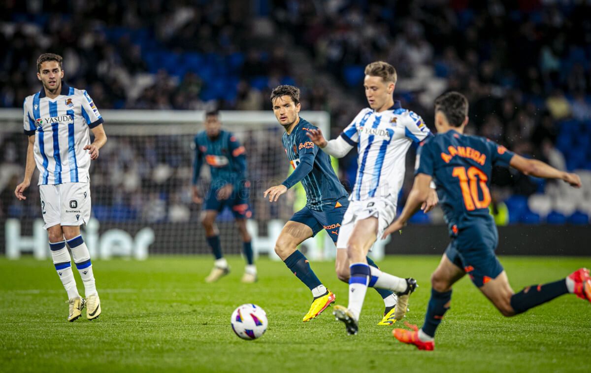 Hugo Guillamón, ante la Real Sociedad.