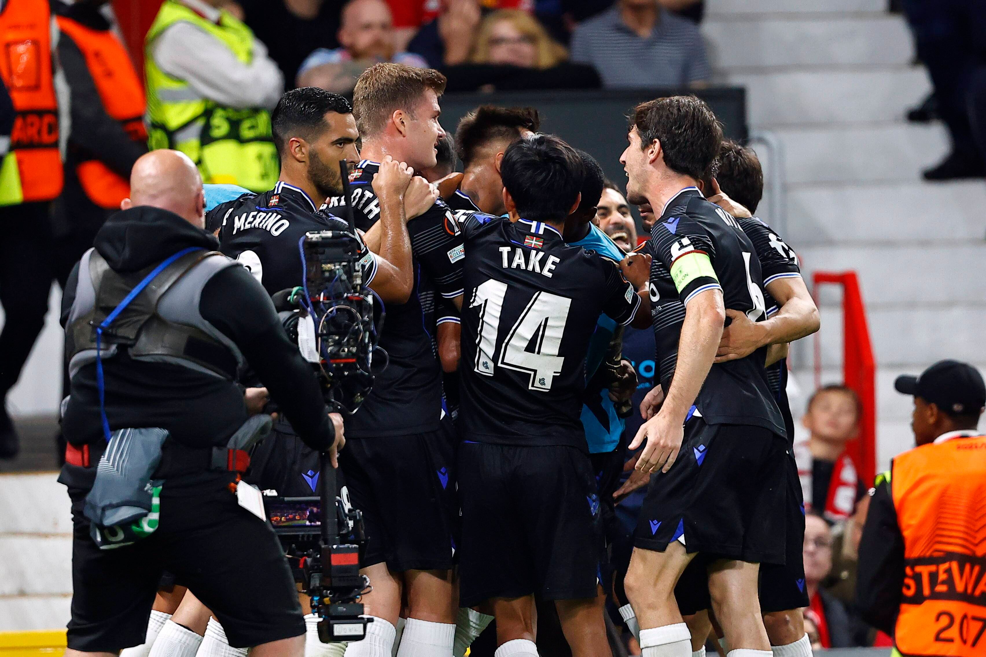  Celebración del gol de Brais Méndez en el Manchester United-Real Sociedad de Europa League (Real Sociedad).