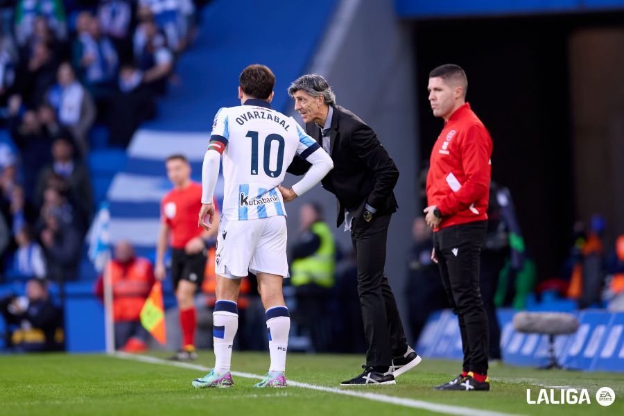  Imanol da órdenes a Oyarzabal en el Real Sociedad-Betis.