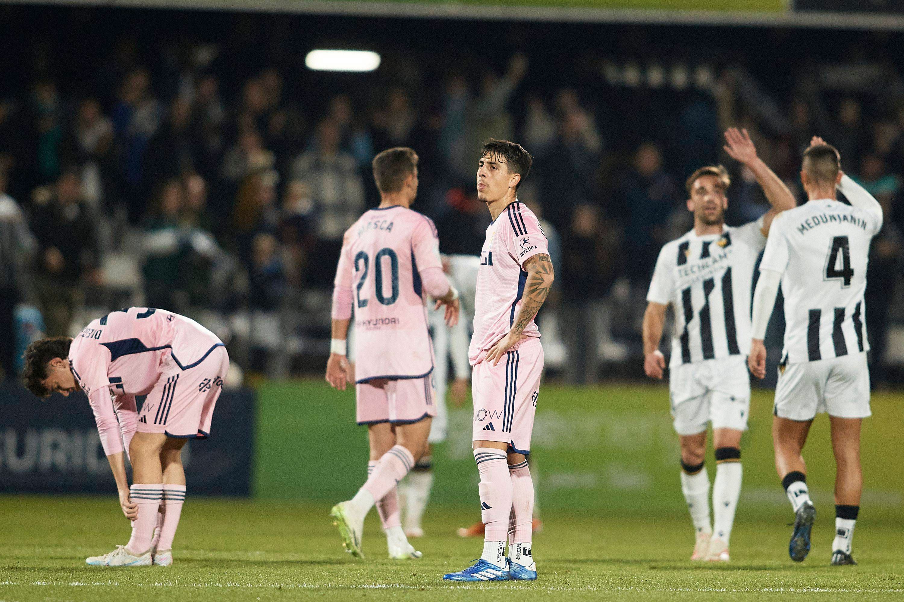  Santi Colombatto lamenta la eliminación del Real Oviedo en Copa del Rey.