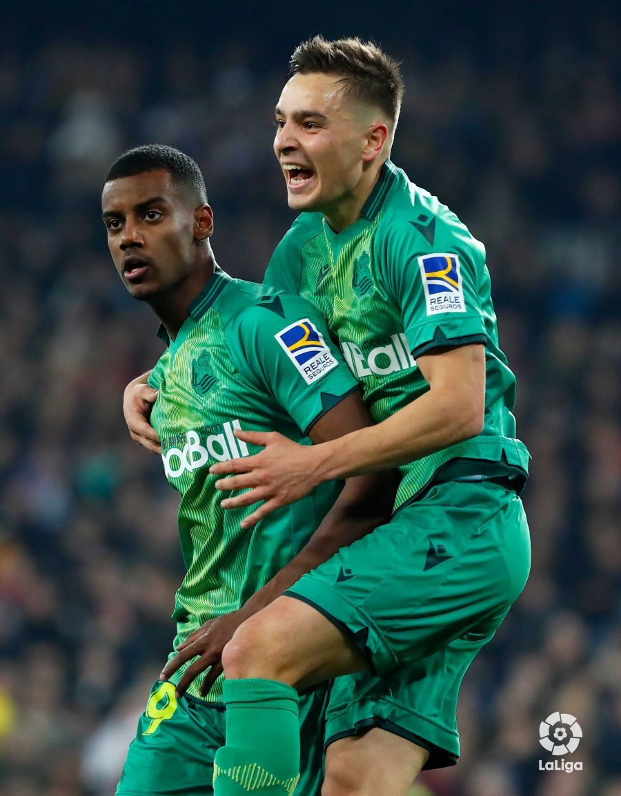Gorosabel celebra con Isak el segundo gol del delantero sueco en el Bernabéu en la Copa del año pasado.