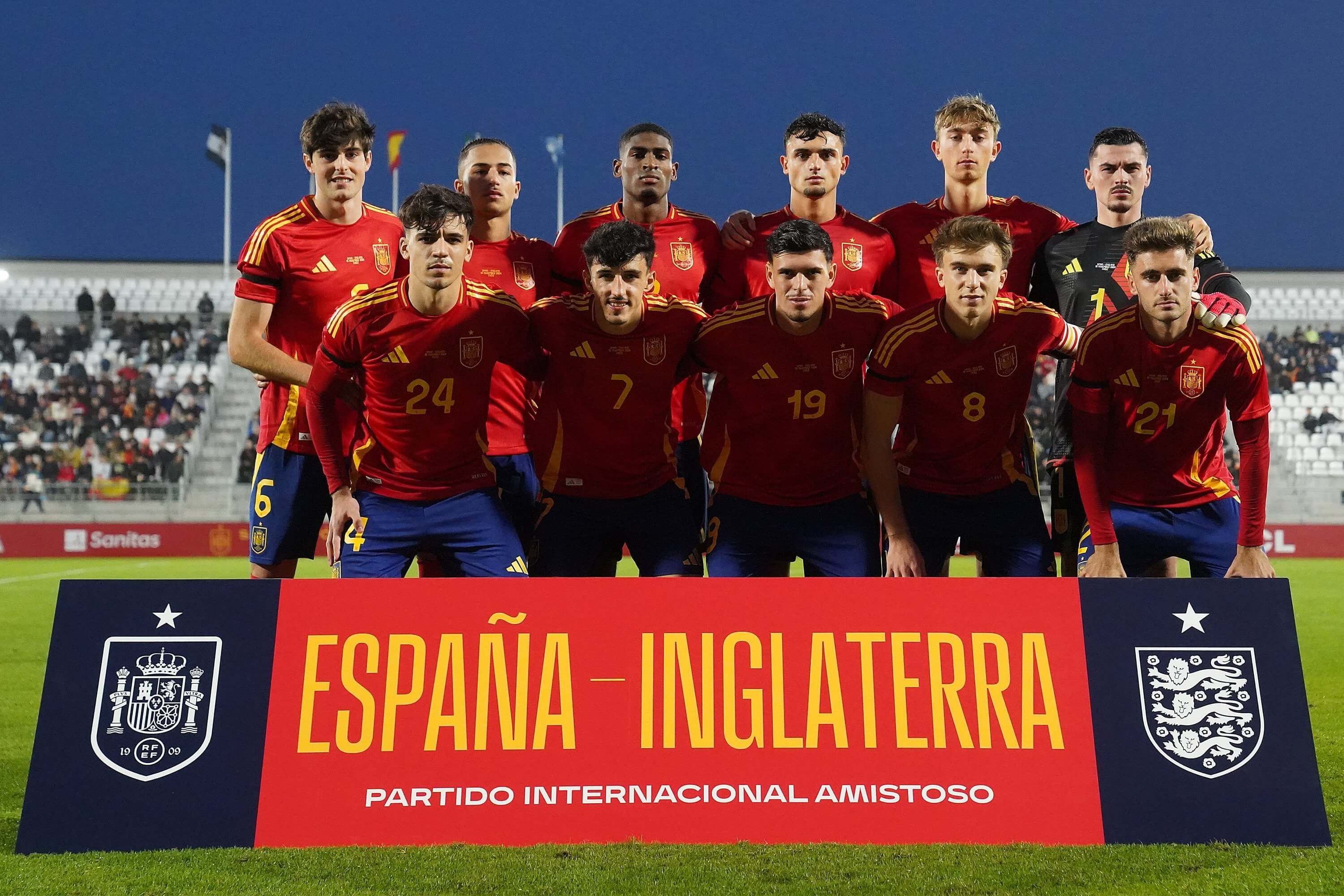 Once de la selección española sub 21 ante Inglaterra en el Estadio Ciudad de La Línea.
