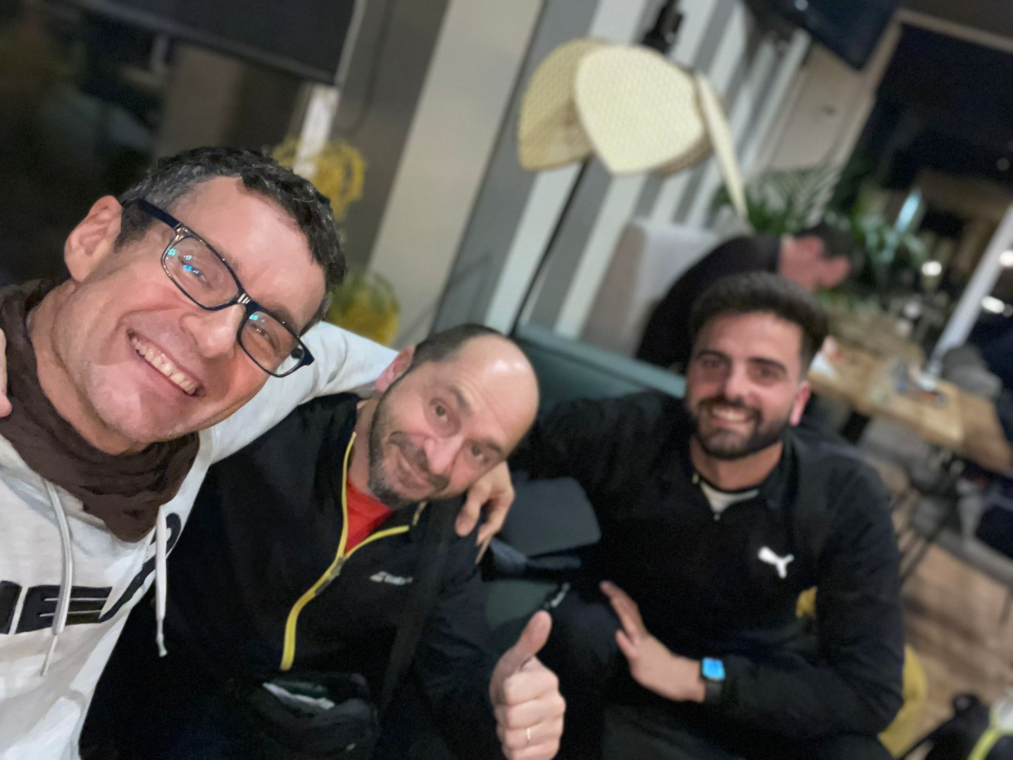 Jorge Iglesias, a la izquierda, Álvaro Illobre, en el centro, y Pelayo, a la derecha, en el Nacional de este sábado