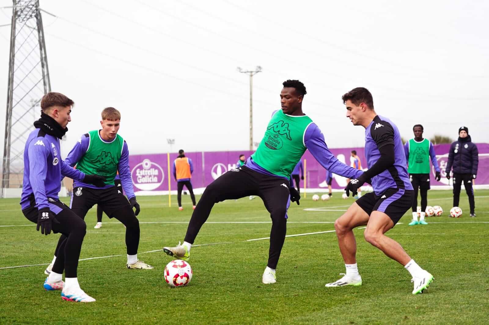  Juma, Chuki, Arnu y Lucas Rosa en un entrenamiento del Pucela.