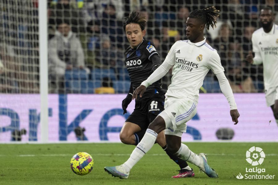 Kubo encima a Camavinga en el Real Madrid-Real Sociedad.