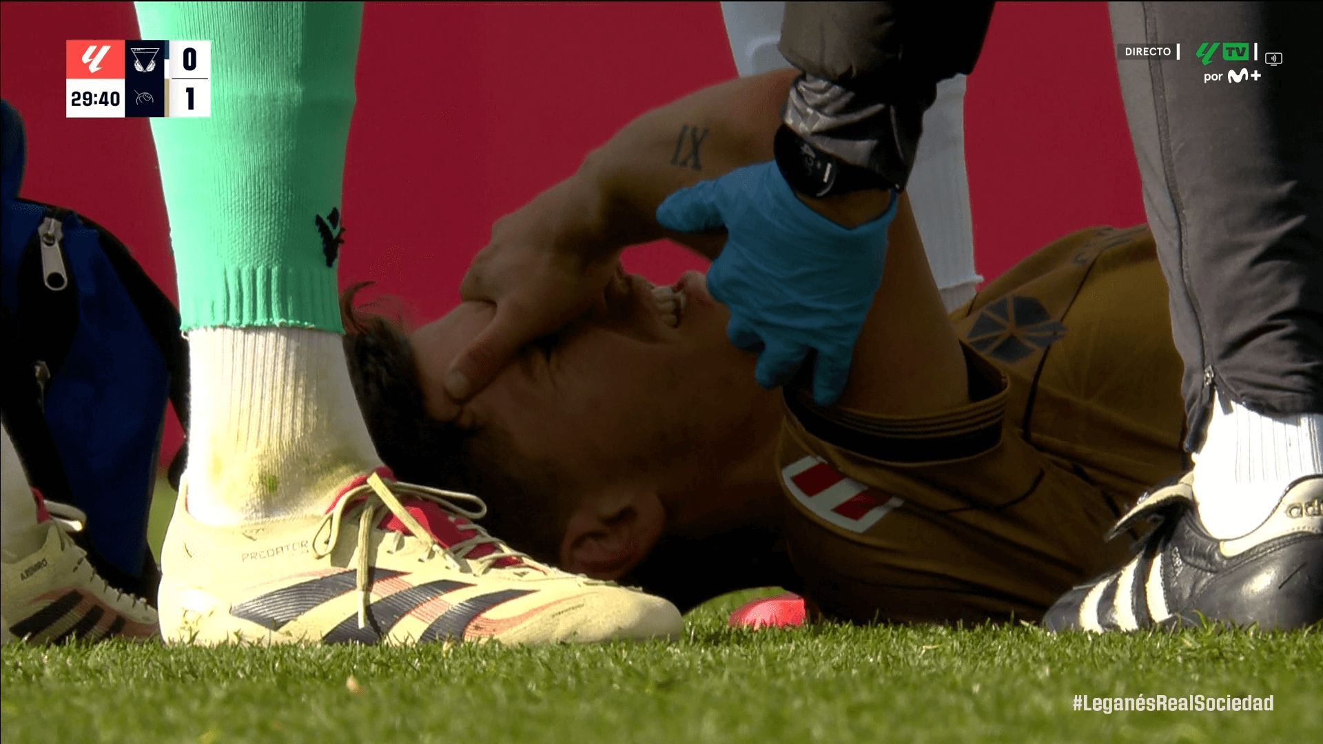  Aihen Muñoz se duele por su caída en el Leganés-Real Sociedad.