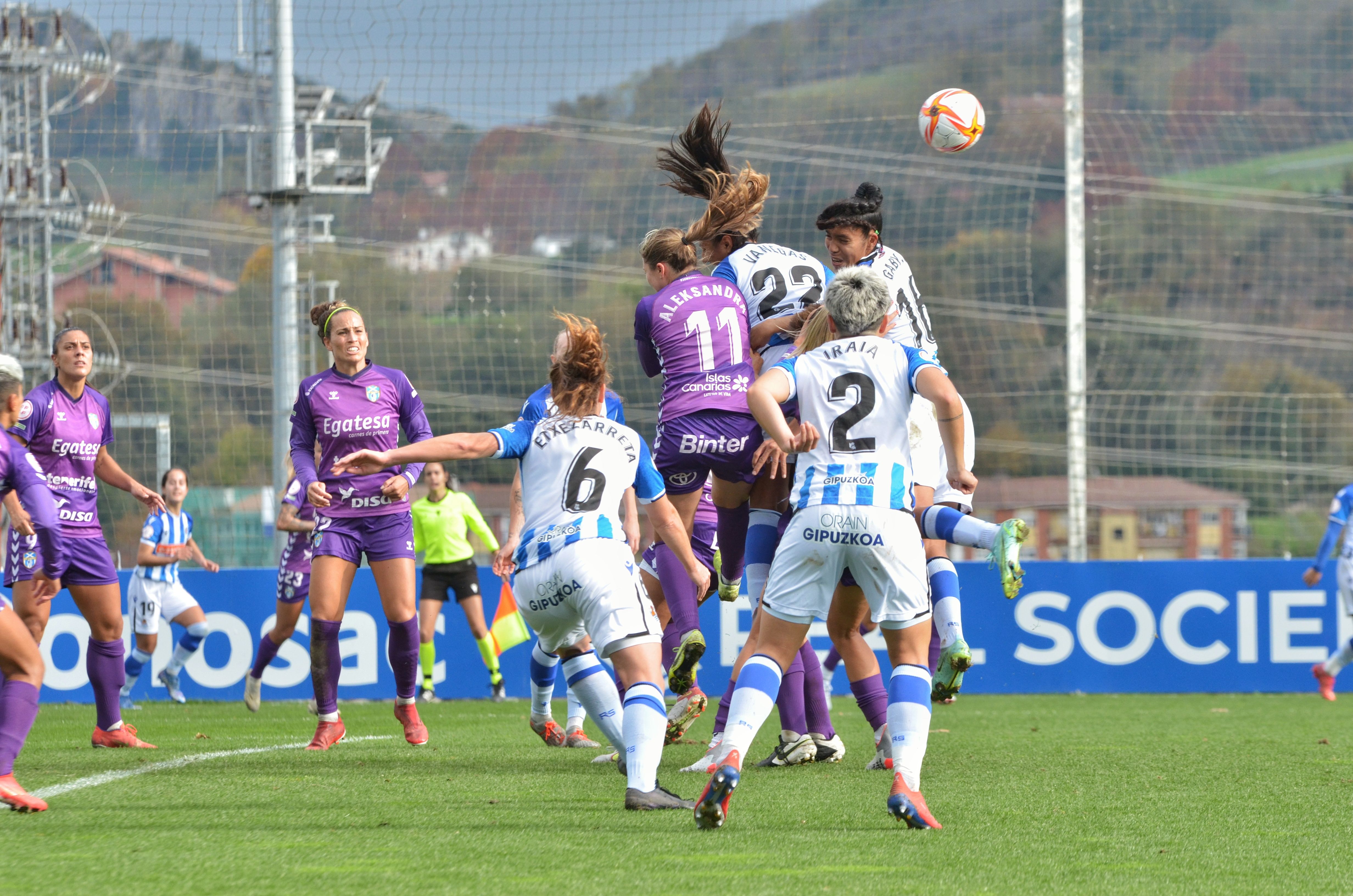  Lance del partido entre la Real Sociedad y el Granadilla Tenerife.