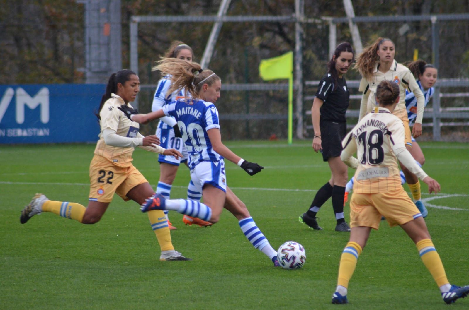  Maitane López, en un lance del Real Sociedad - Espanyol.