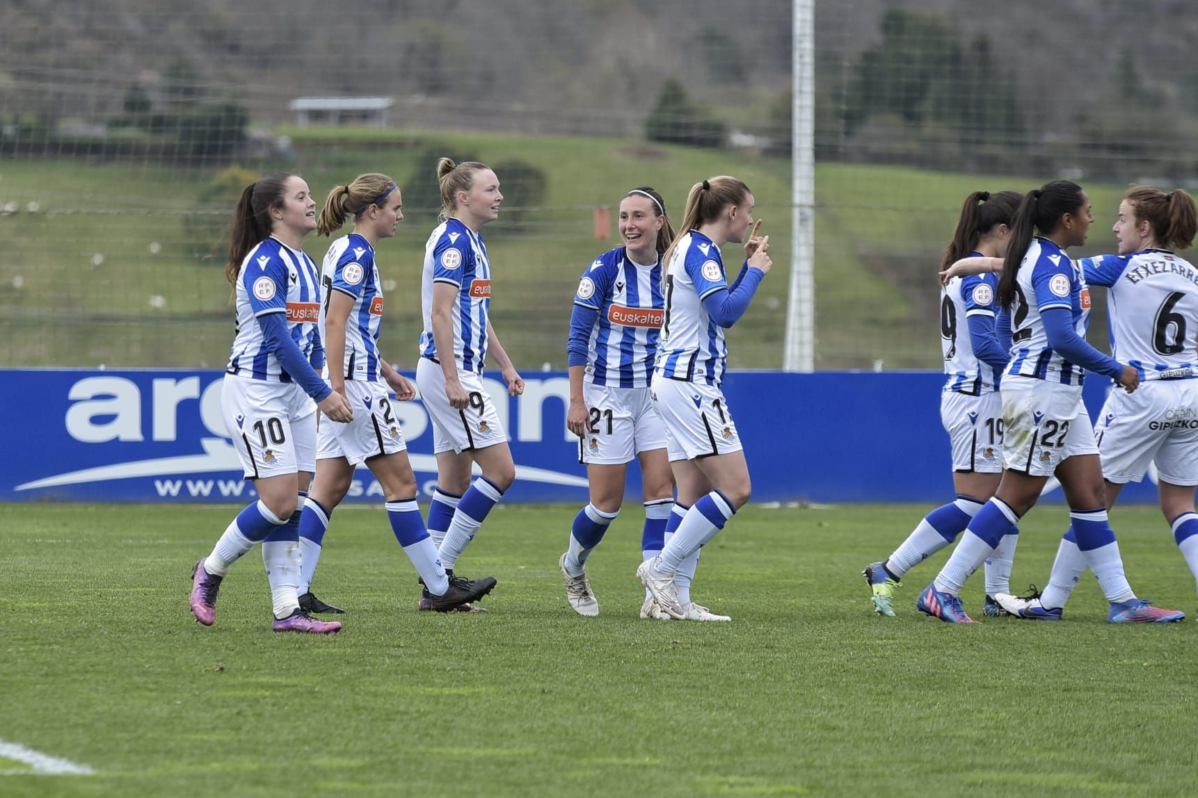Nerea_Eizagirre logró hacer otro golazo desde fuera del área.