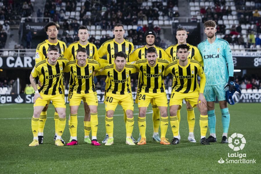  Once del Real Oviedo ante el Cartagena.