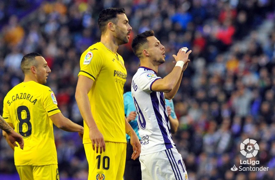  Óscar Plano se lamenta durante el Real Valladolid-Villarreal.