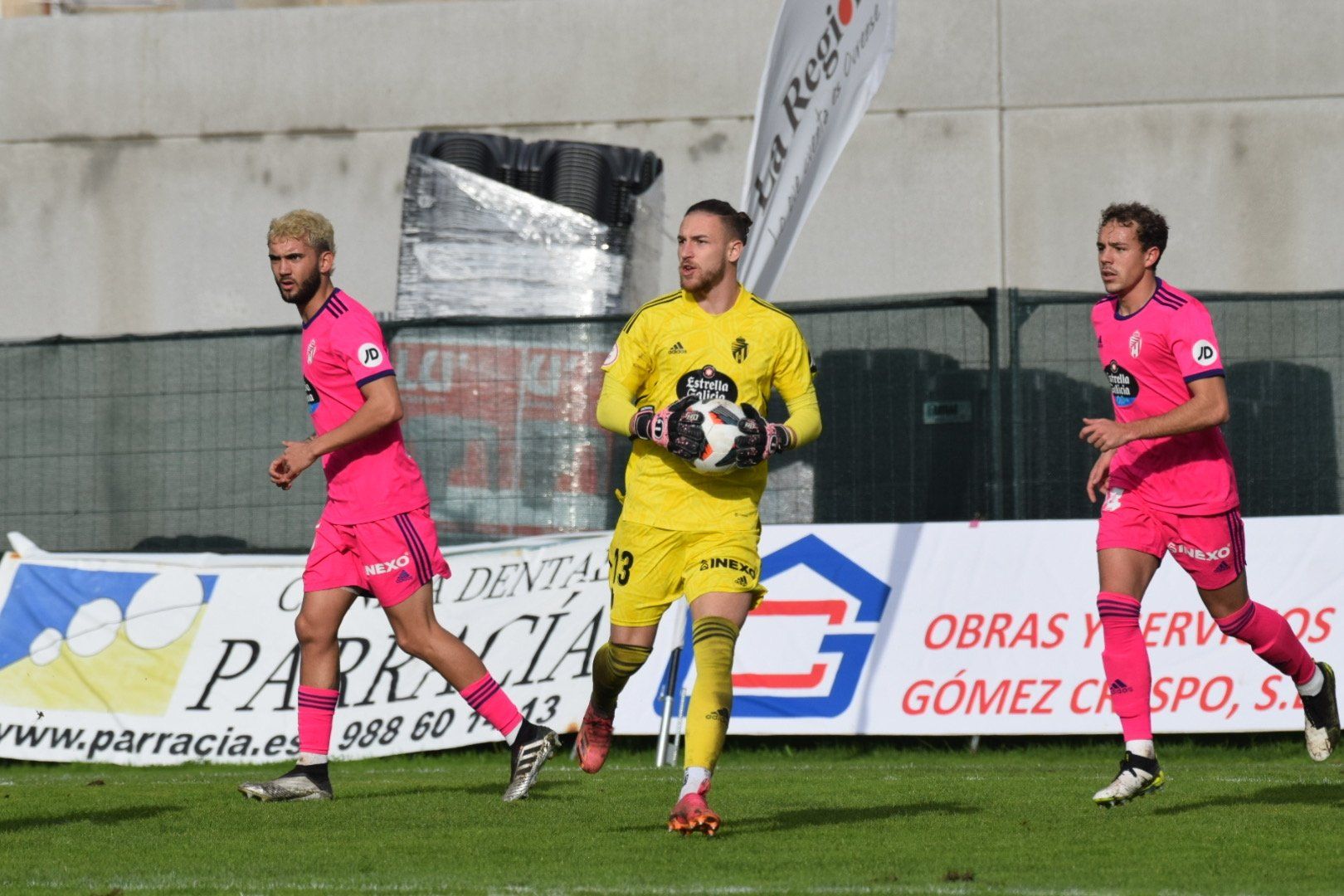  Adri Gómez, Yari y Fran López, en O Couto.