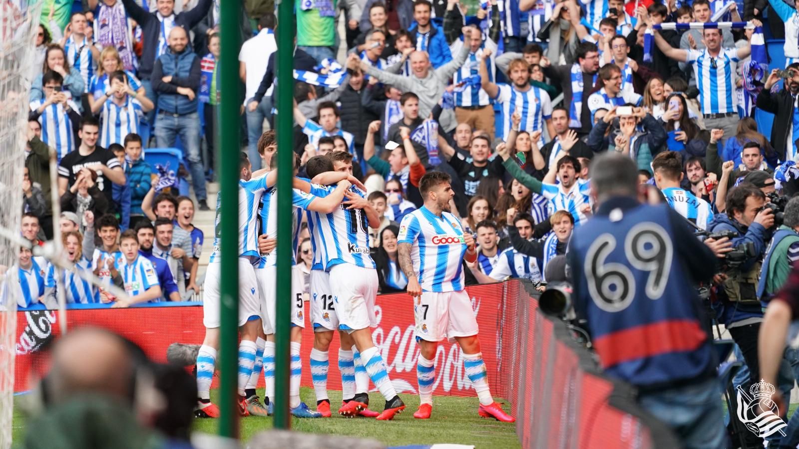  Portu celebra con la grada su gol al Athletic la pasada temporada.