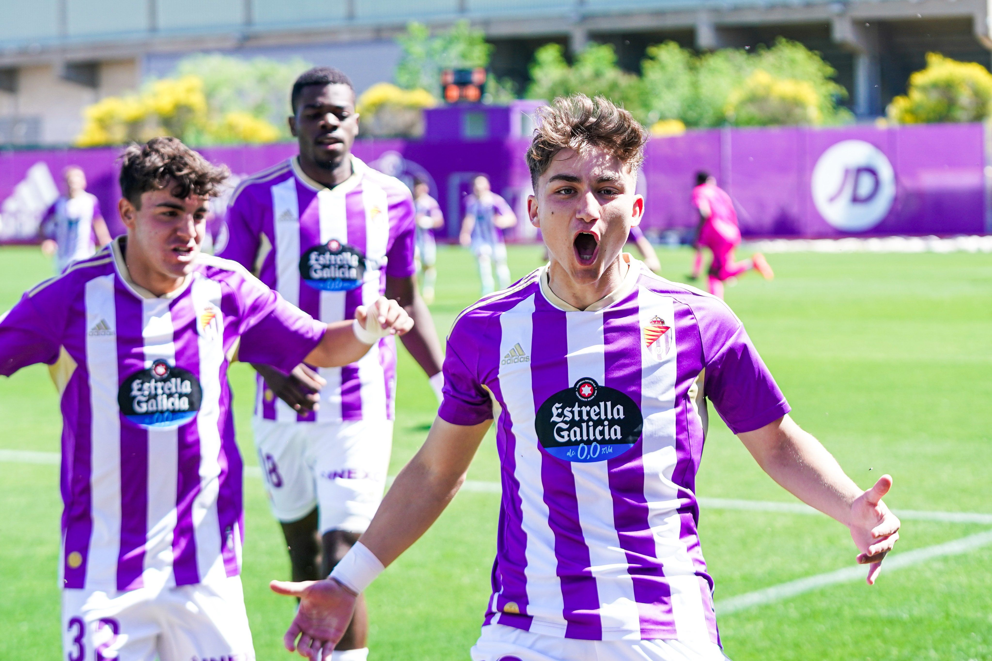  Chuki celebra un gol al Ourense CF