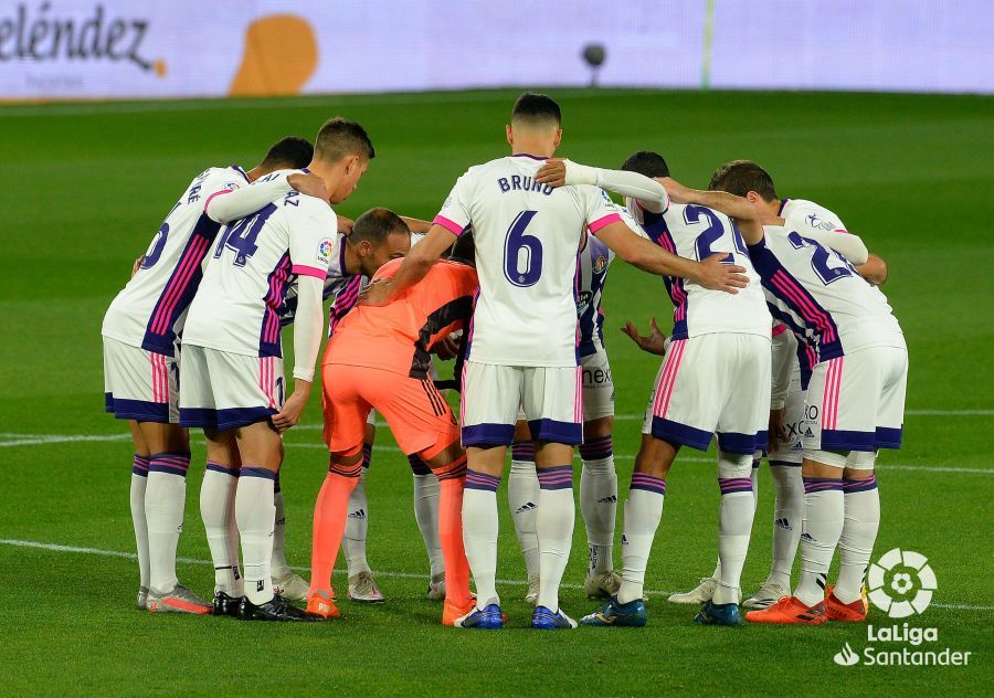  Piña de los jugadores del Pucela antes del duelo contra el Athletic.