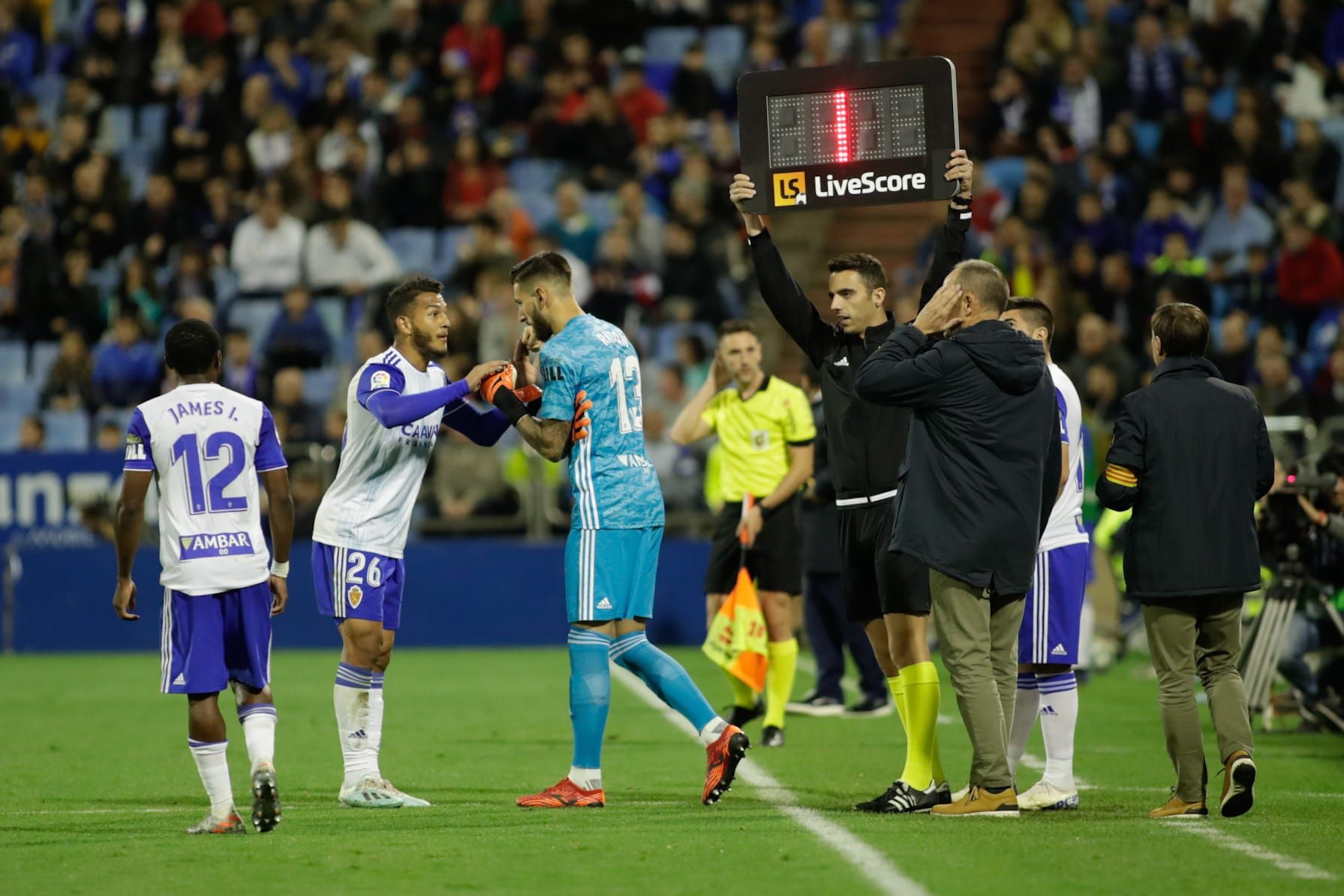  Álvaro Ratón sustituye al lesionado Cristian Álvarez y debuta en La Romareda.