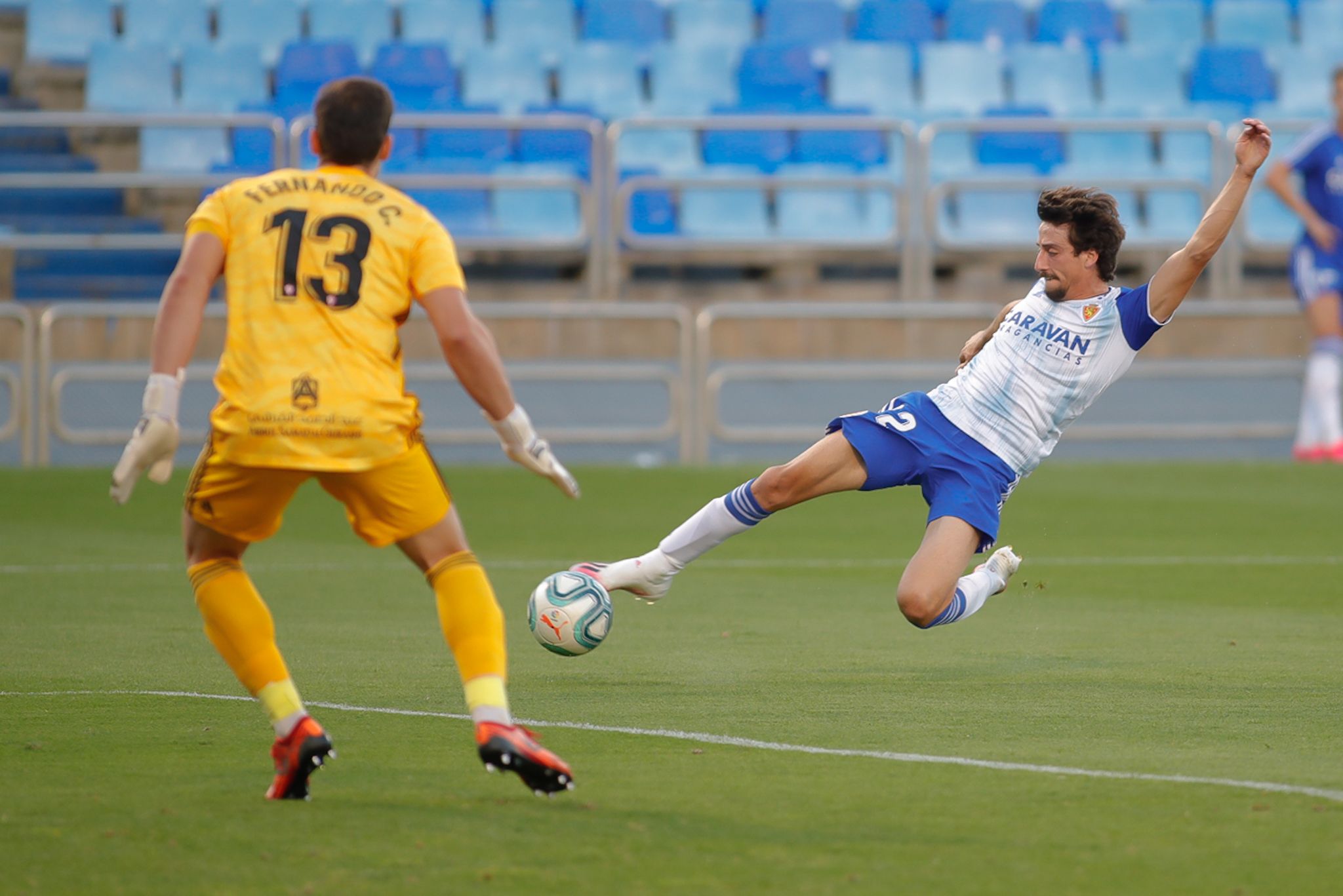  Julián Delmás, durante el Real Zaragoza-Almería.