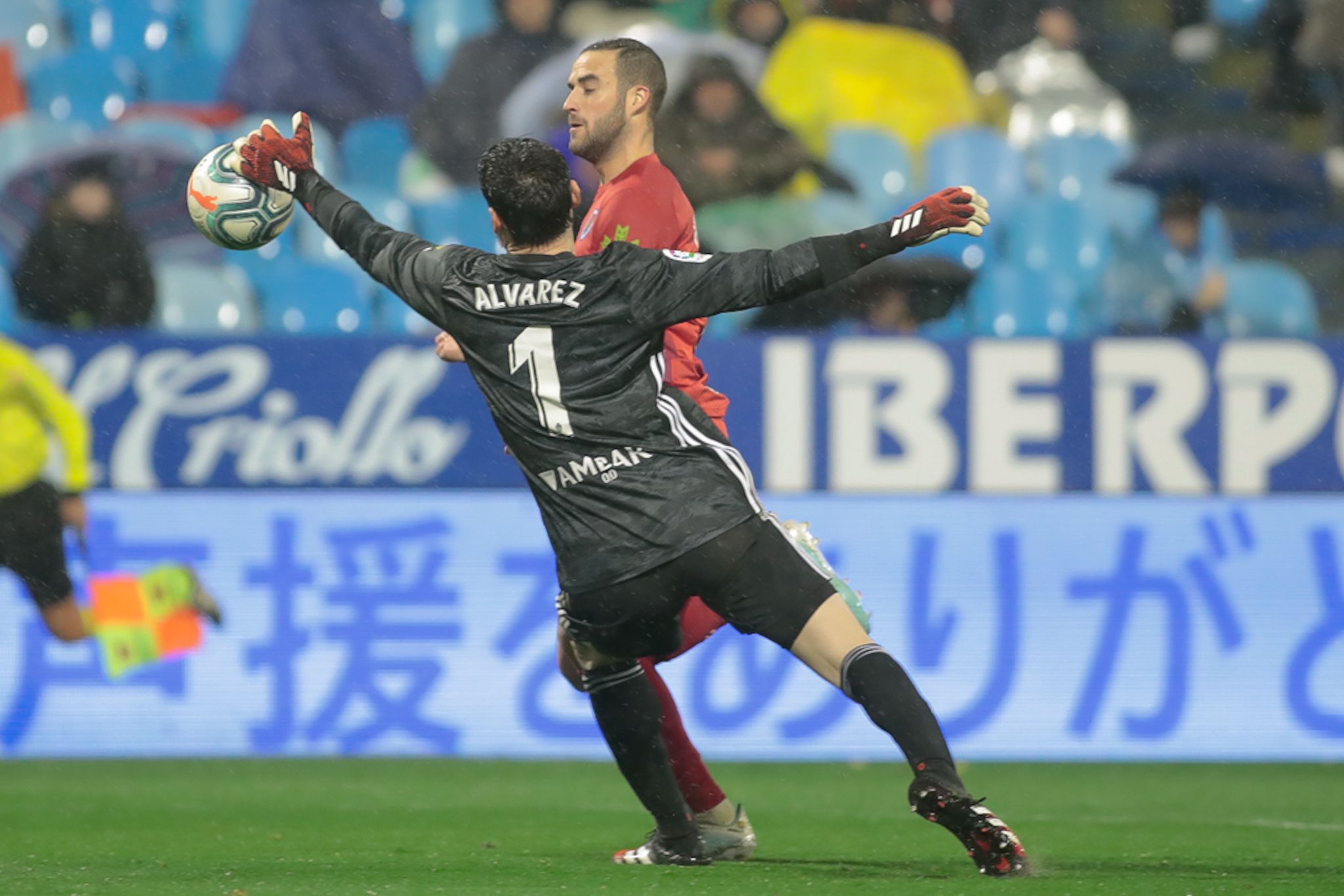  Cristian Álvarez, durante el Real Zaragoza-Numancia.