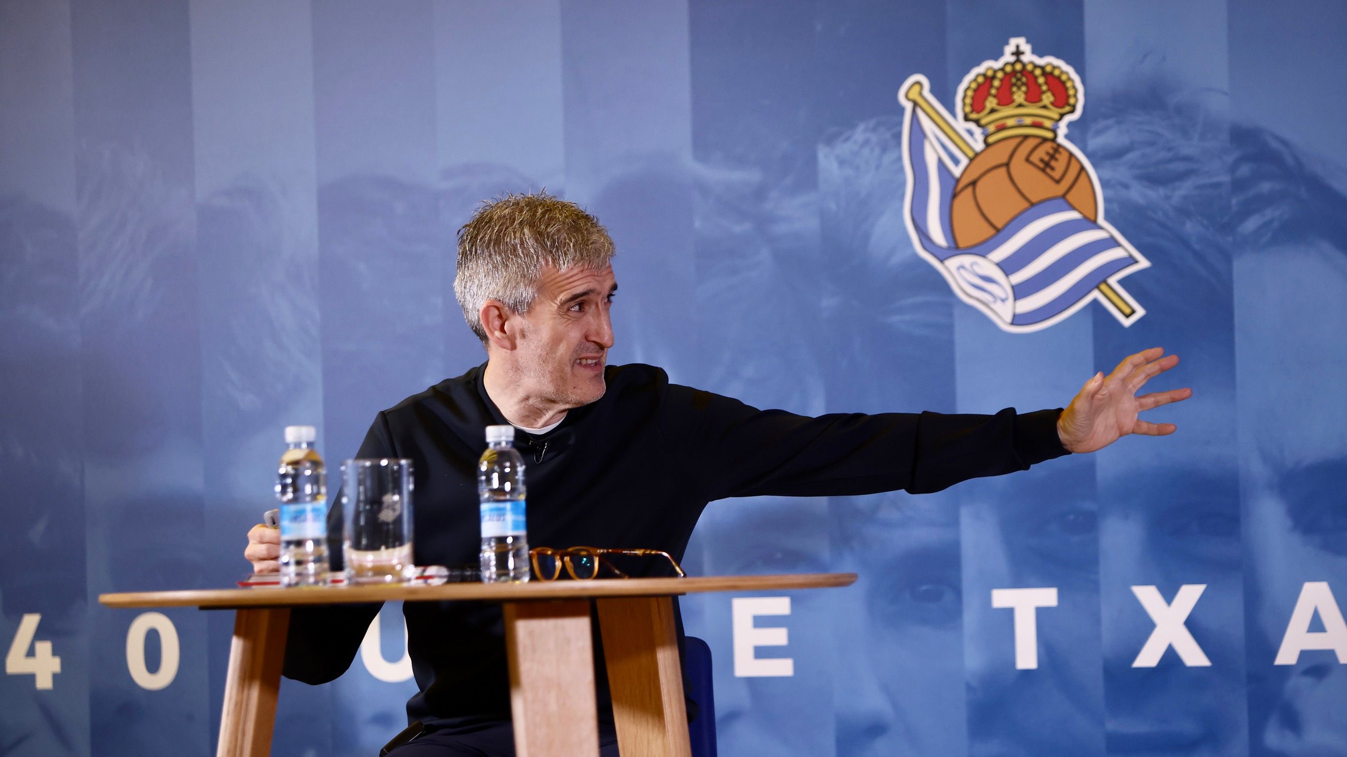  Roberto Olabe, durante una comparecencia ante los medios de comunicación.