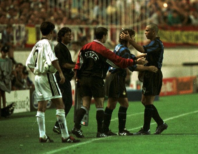 Ronaldo Nazario, sustituído por Pirlo en aquel encuentro. | FOTO: As