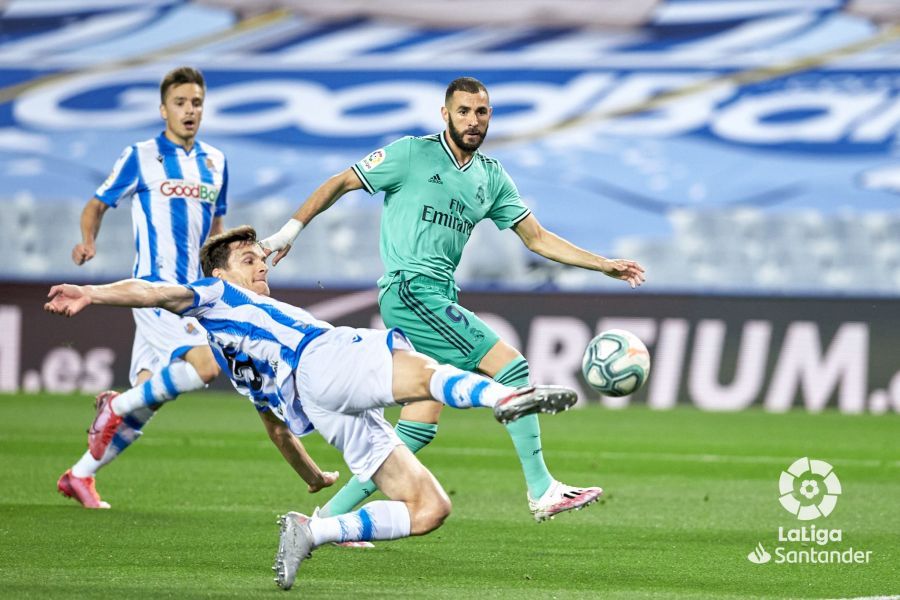 Diego Llorente suma cuatro cartulinas amarillas.