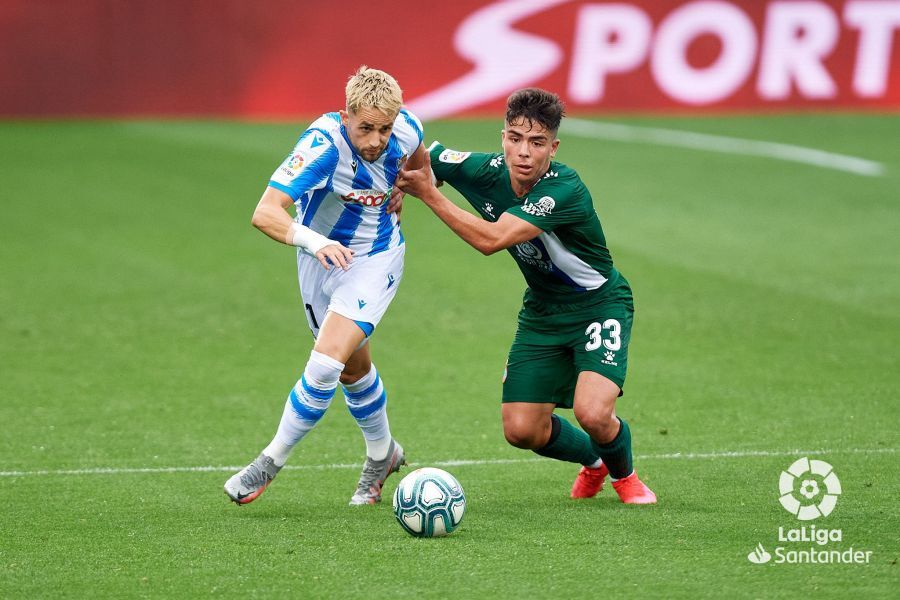 Januzaj se retiró lesionado antes del descanso.