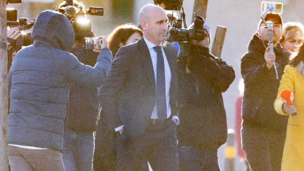  Luis Rubiales llegando a la Audiencia antes de declarar (Europa Press)