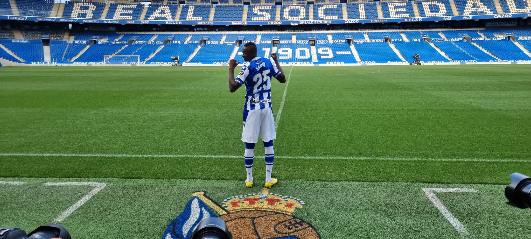  Sadiq Umar, en su presentación con la Real.
