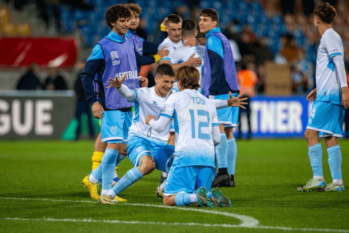  Los jugadores de San Marino celebran la victoria ante el Liechtenstein (FOTO: @FSGC_official).