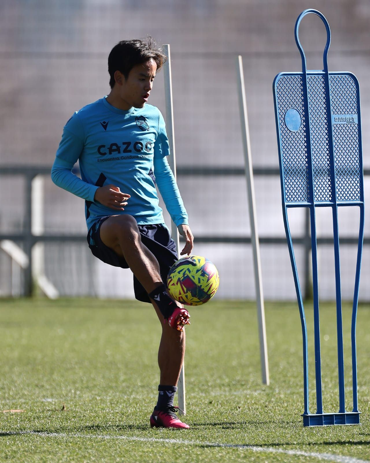 Take Kubo se ejercita en Zubieta ayer miércoles.