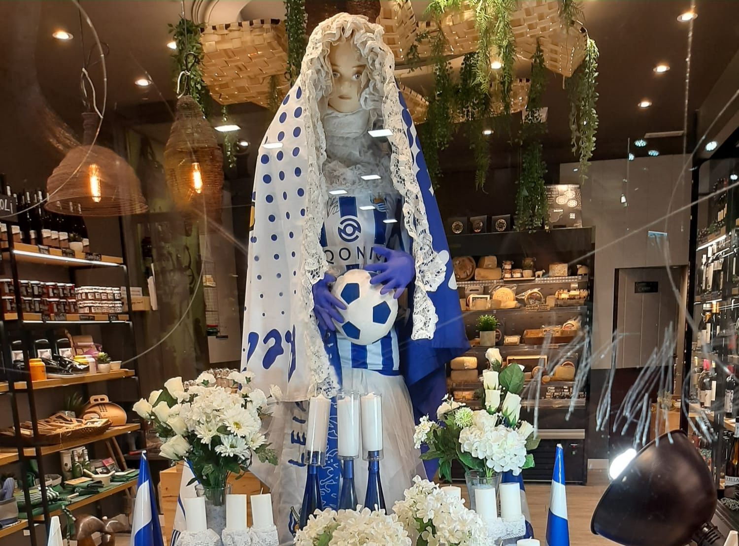 Un paso txuri urdin pensando en la final de Copa.