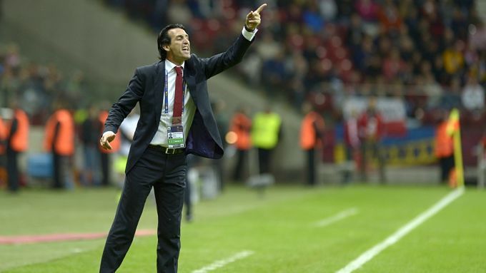 Unai Emery, en la banda del Nadorowy Stadion.