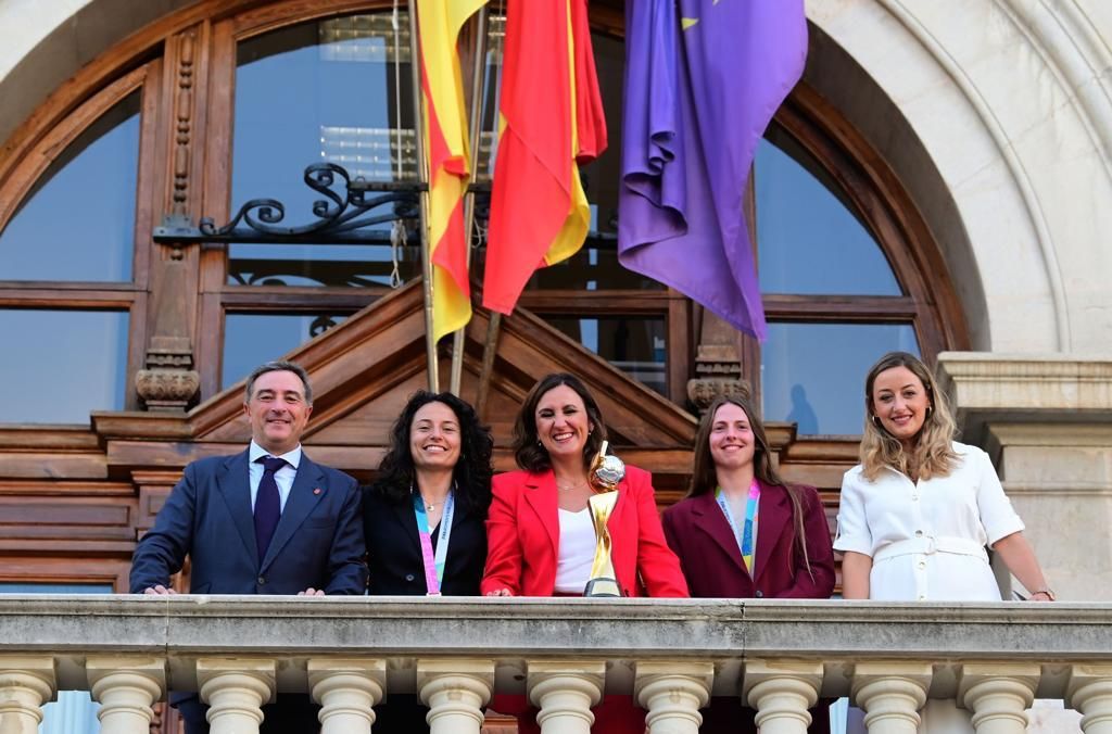 Valencia se vuelca con las campeonas del Mundo