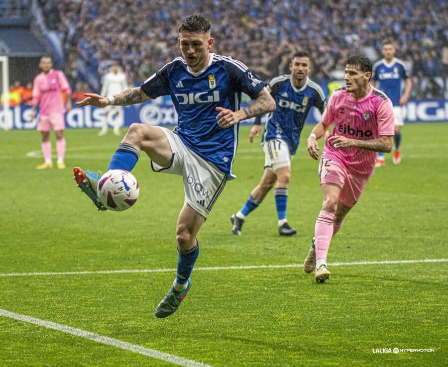  Viti, durante el Real Oviedo - Éibar.