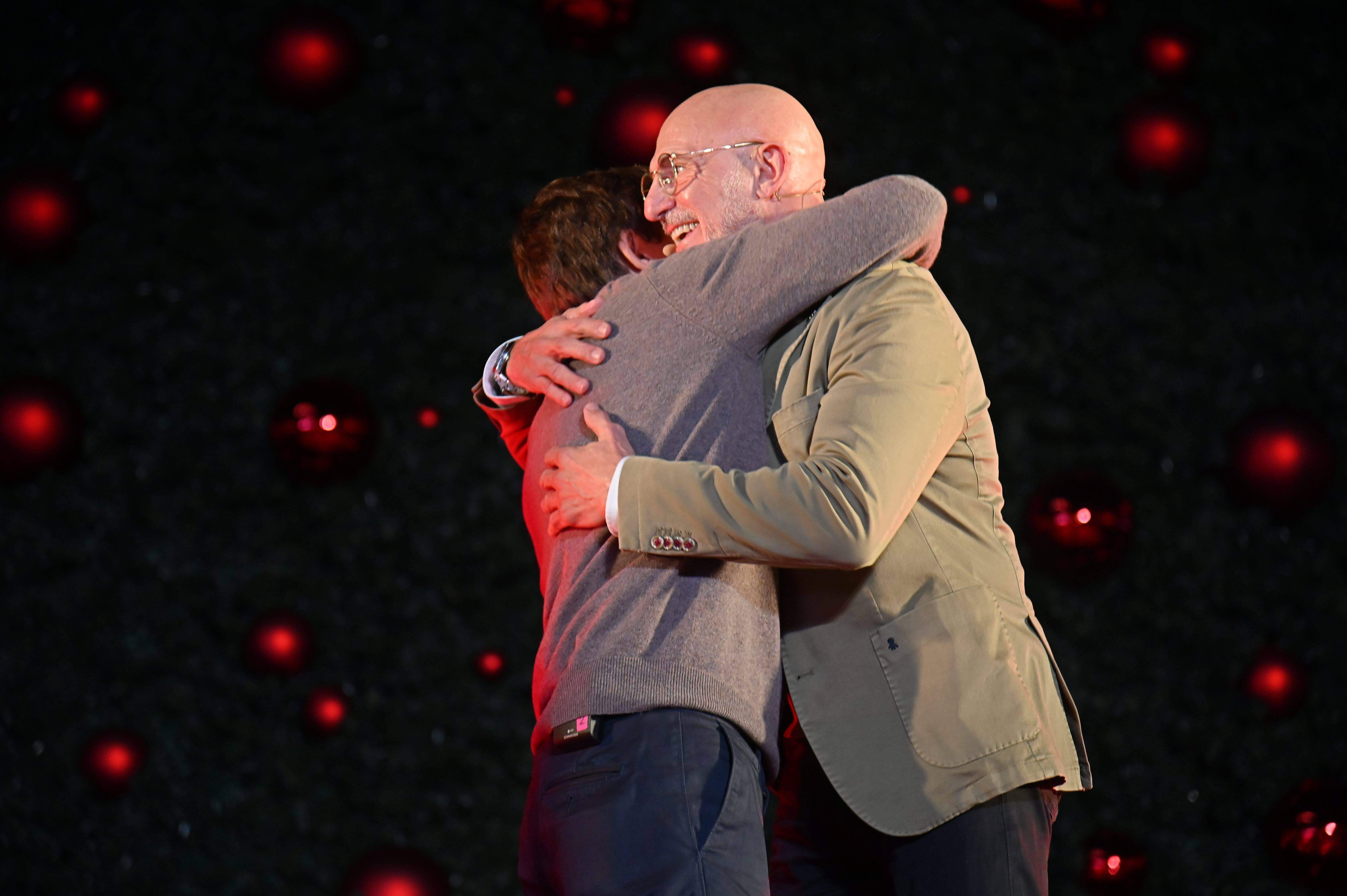  El abrazo de Luis de la Fuente y Almeida (Cordon Press)