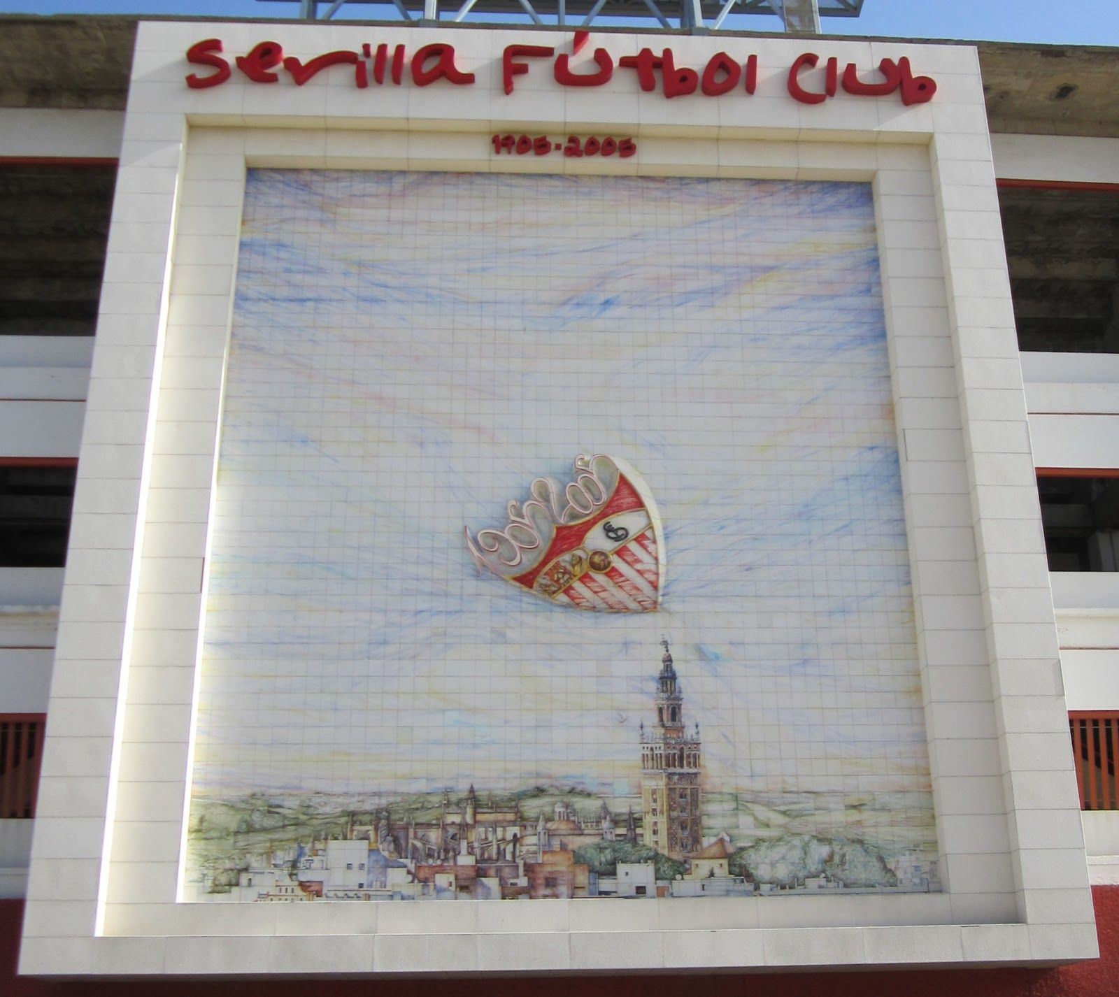 Mosaico del Centenario en Gol Sur.