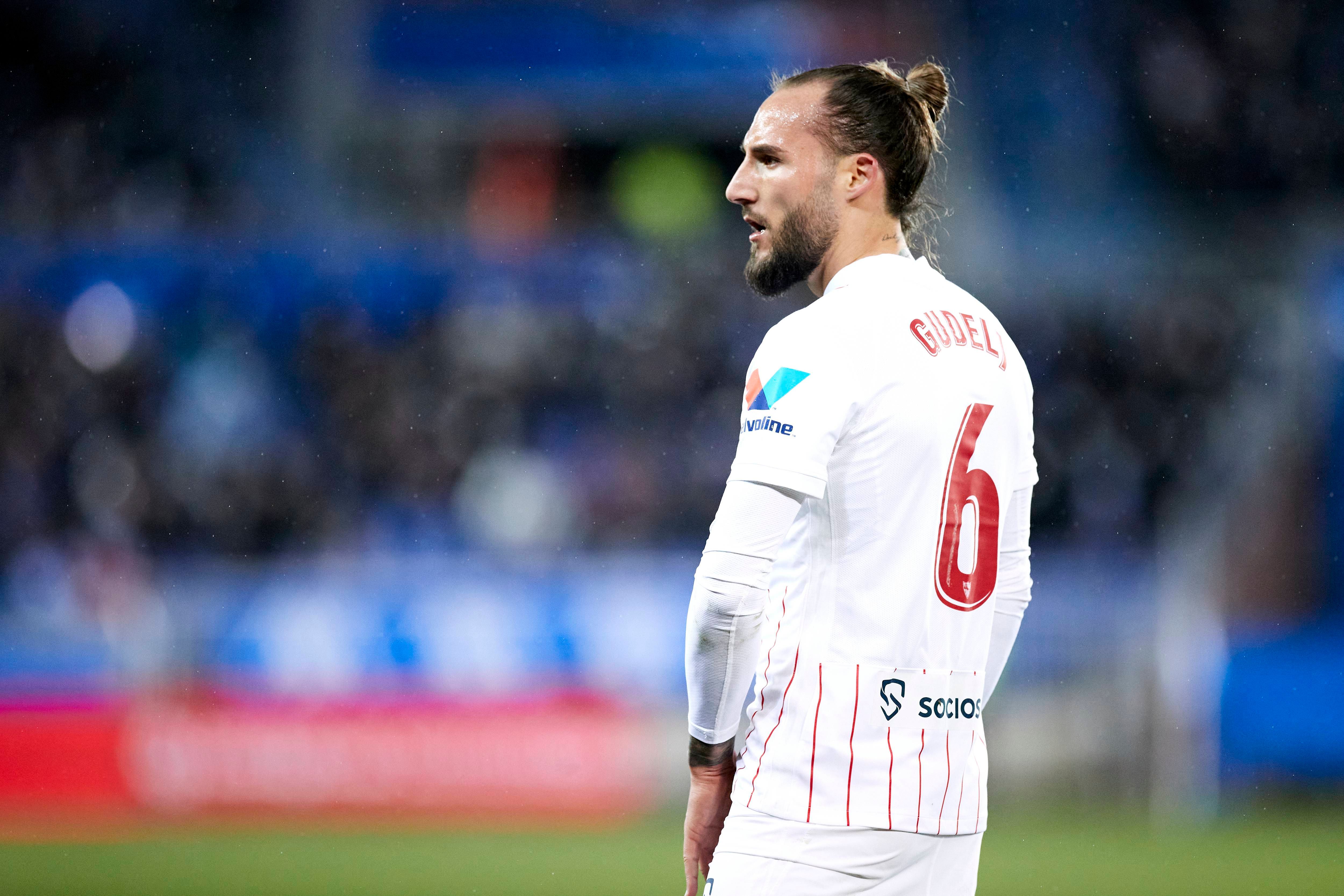 Gudelj, en el Alavés-Sevilla.