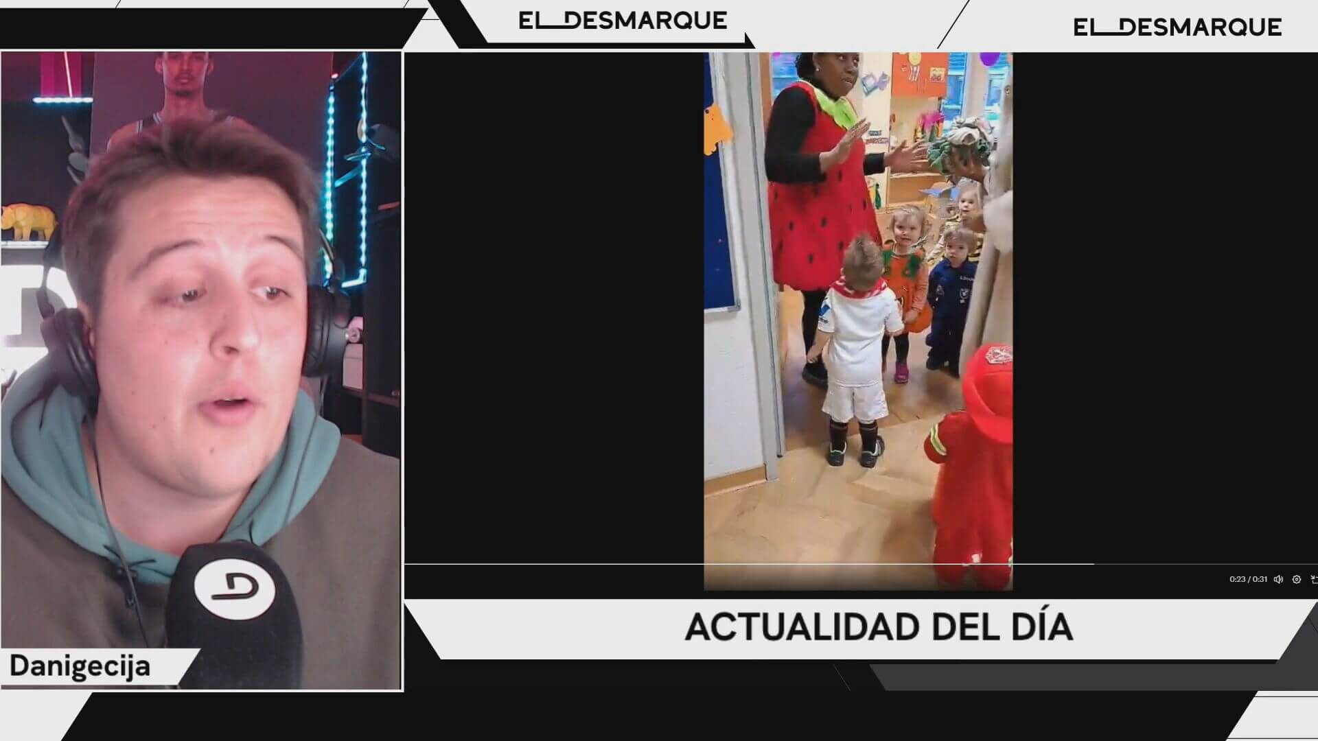  Leo, en el parvulario con la camiseta del Sevilla.