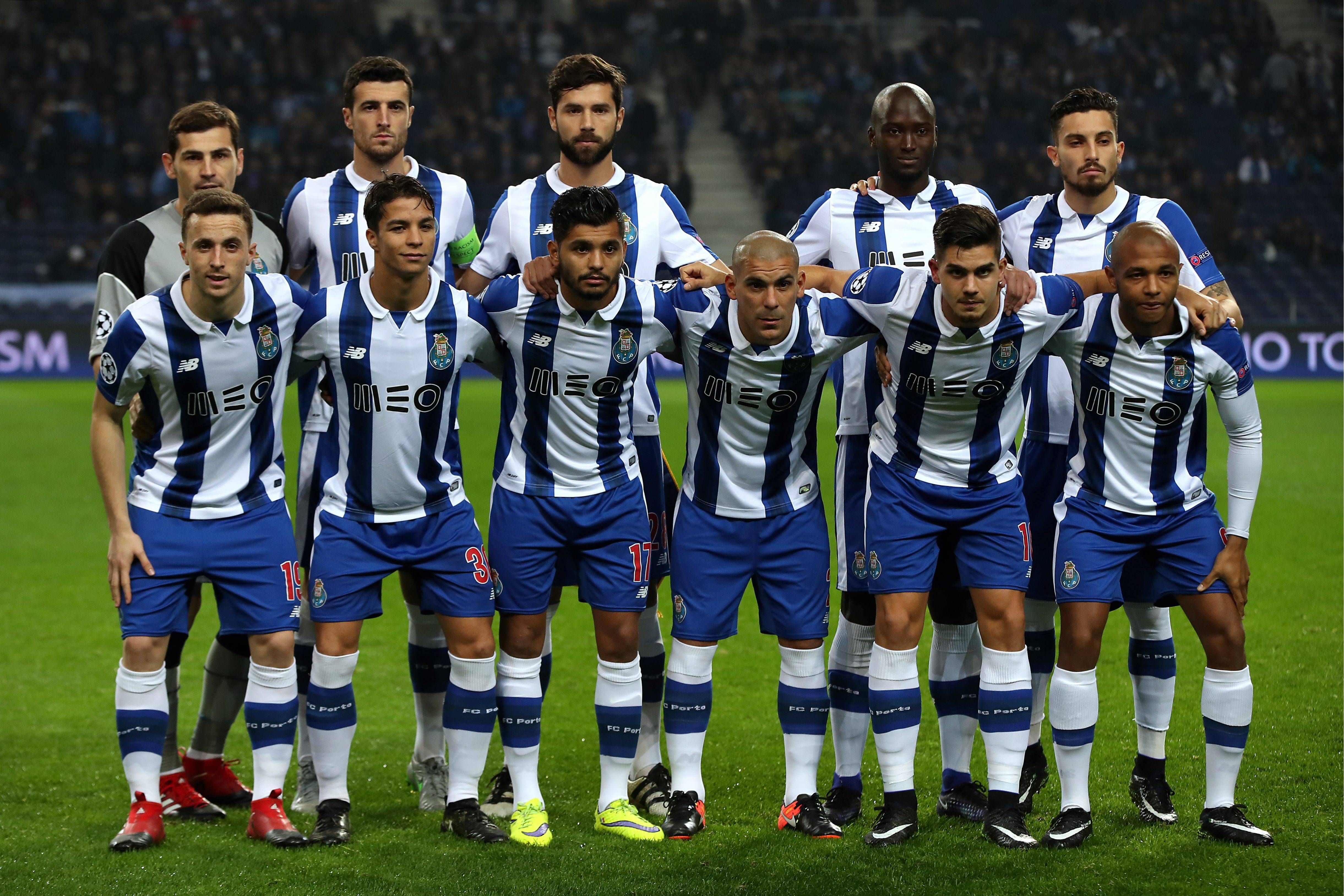 Tecatito Corona, Alex Telles y Óliver Torres, en un partido del Oporto.
