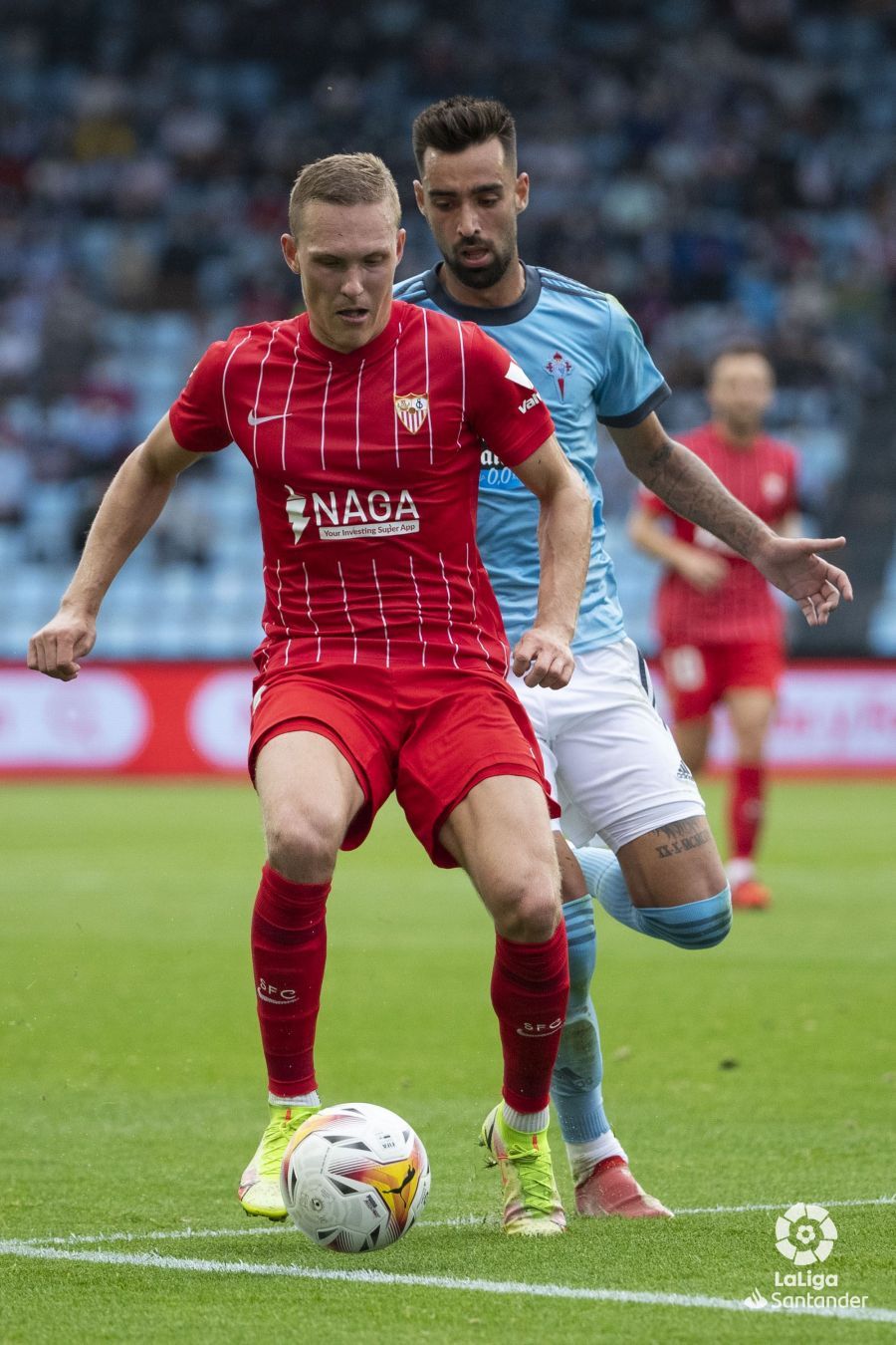  Augustinsson, en su debut con el Sevilla.