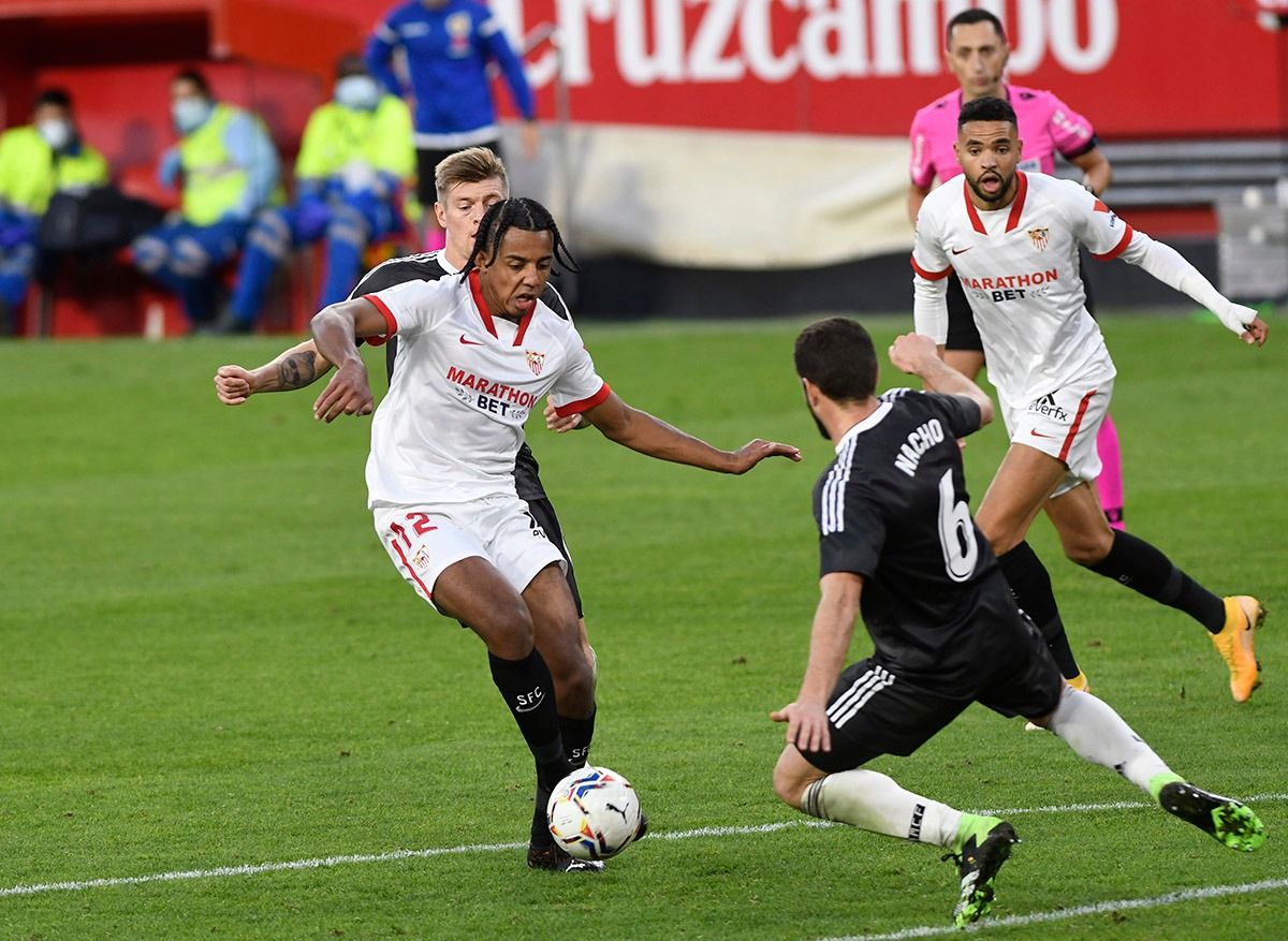 Koundé intenta marcharse de Nacho..