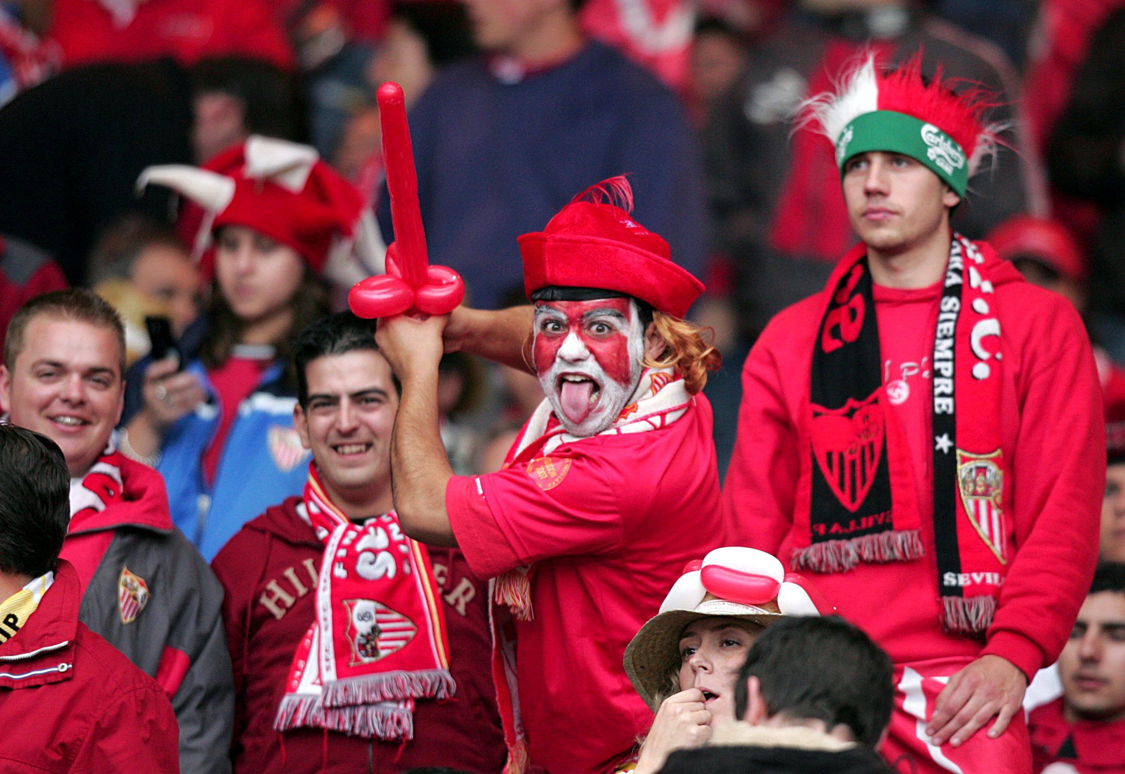  La afición del Sevilla, en la final de Glasgow de 2007.