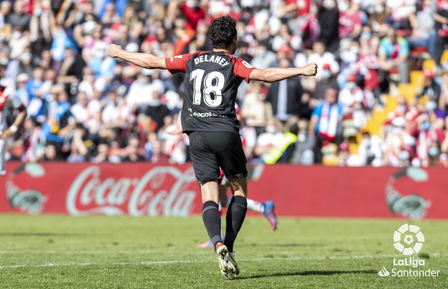 Delaney celebra su gol al Rayo.