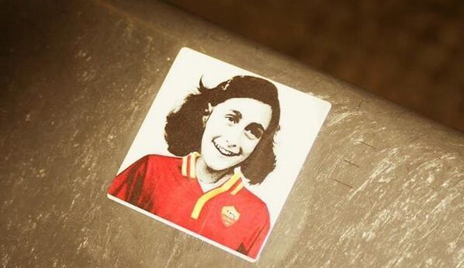 Pegata de Ana Frank.