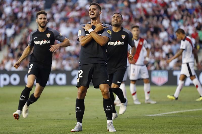  André Silva marcó el primer gol del Sevilla en jugada a balón parado.
