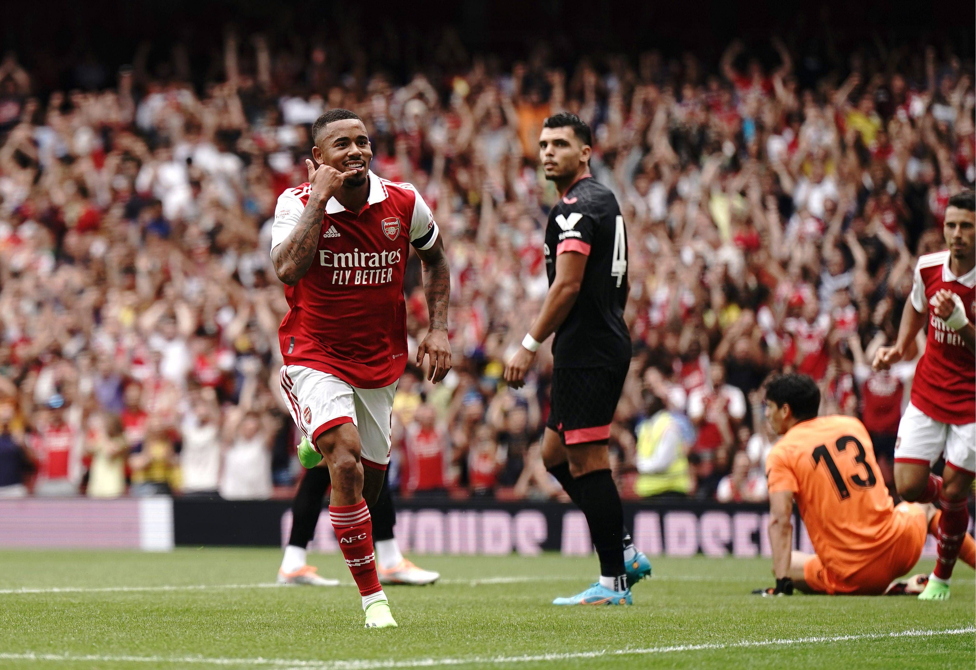  Gabriel Jesus celebra uno de sus goles al Sevilla.