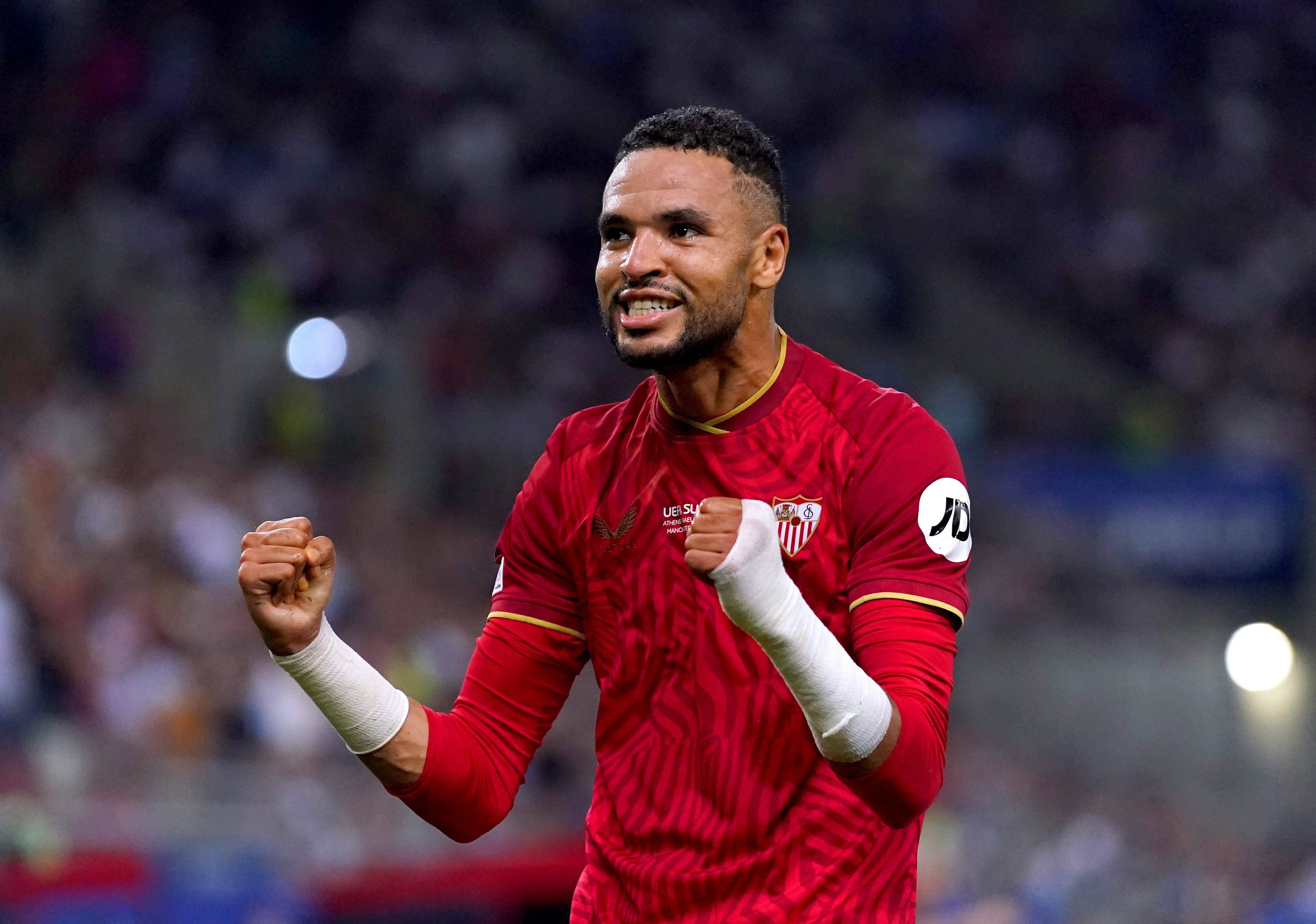 En-Nesyri celebra su gol en la Supercopa de Europa.