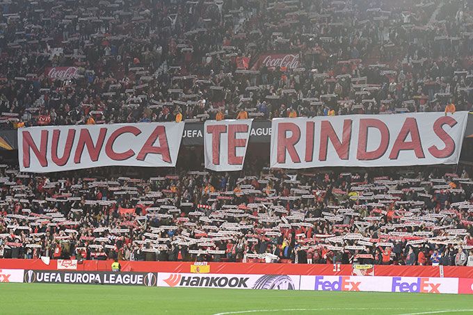 Afición del Sevilla, ante el Krasnodar.
